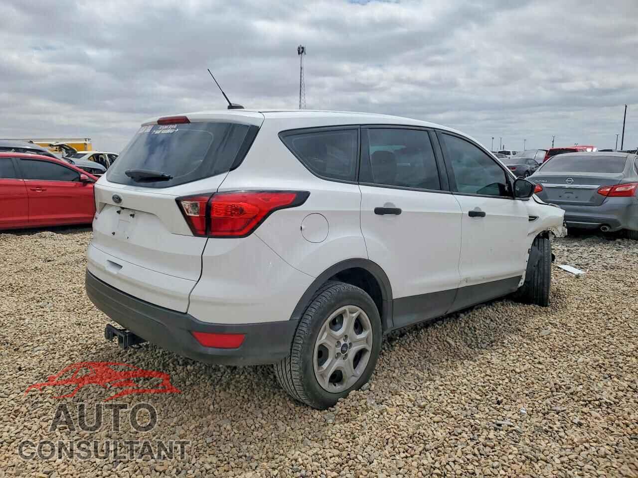 FORD ESCAPE 2019 - 1FMCU0F71KUB56982