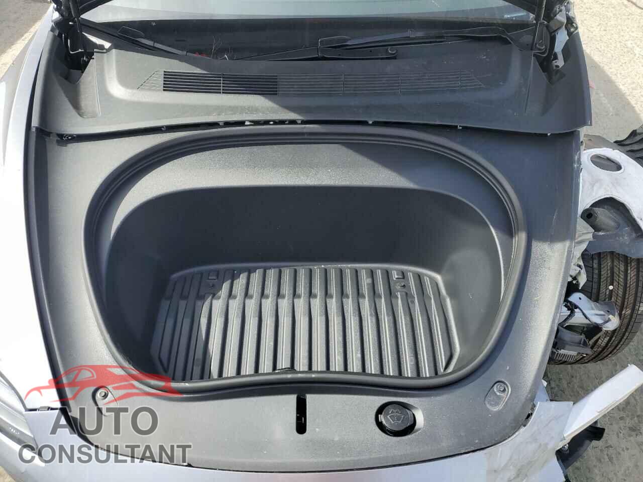 TESLA MODEL 3 2025 - 5YJ3E1EA2SF908413