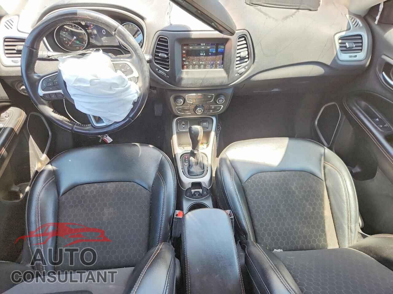 JEEP COMPASS 2020 - 3C4NJCBB8LT130358