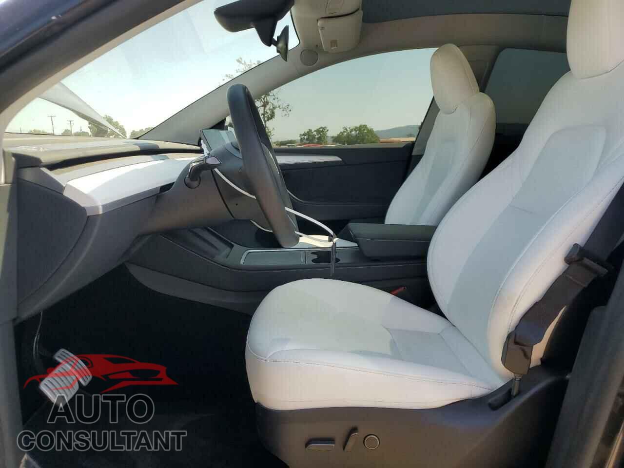 TESLA MODEL Y 2024 - 7SAYGDEF0RF024089