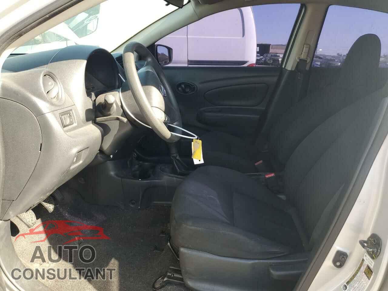 NISSAN VERSA 2017 - 3N1CN7AP3HL802031