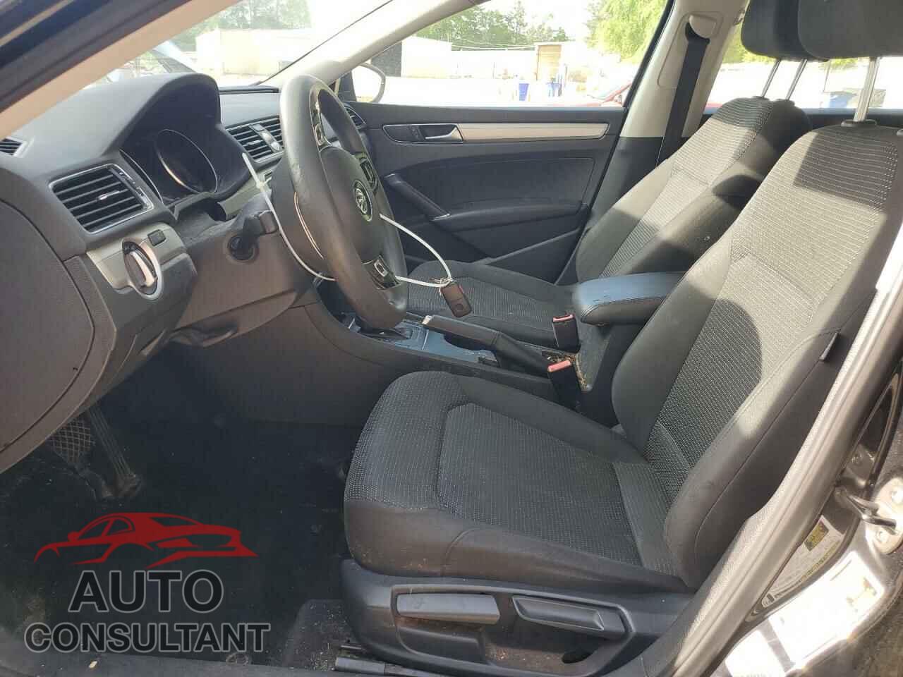 VOLKSWAGEN PASSAT 2017 - 1VWAT7A31HC007771