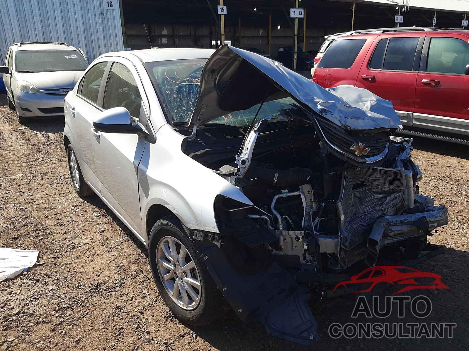 CHEVROLET SONIC 2019 - 1G1JD5SB2K4139877