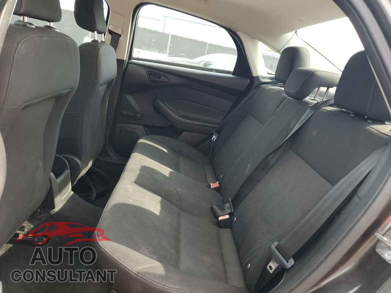 FORD FOCUS 2015 - 1FADP3E28FL239088