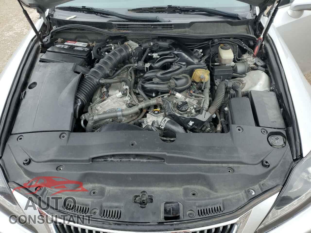 LEXUS IS 2011 - JTHBF5C23B5143210