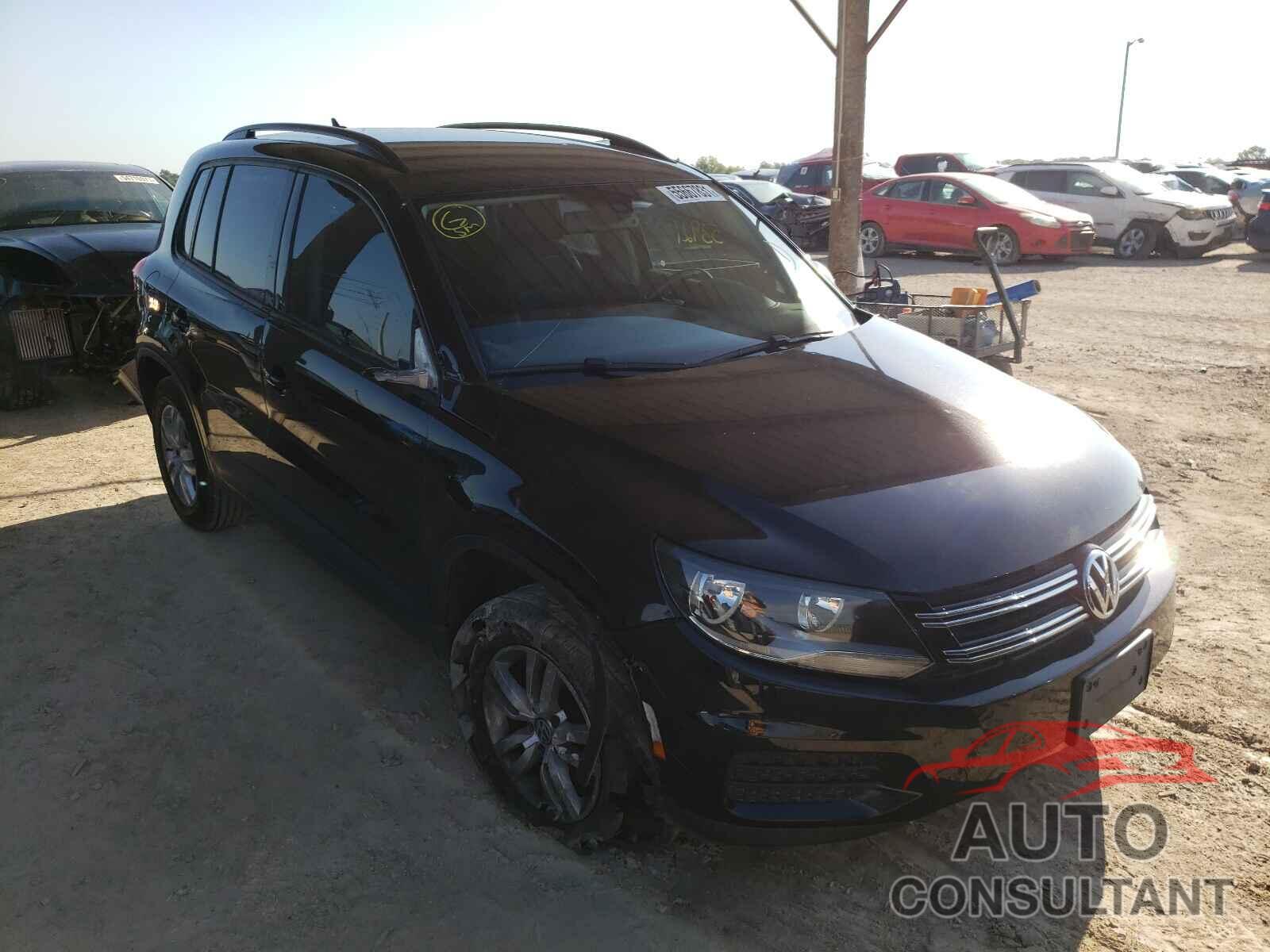 VOLKSWAGEN TIGUAN 2017 - WVGAV7AX9HK032354