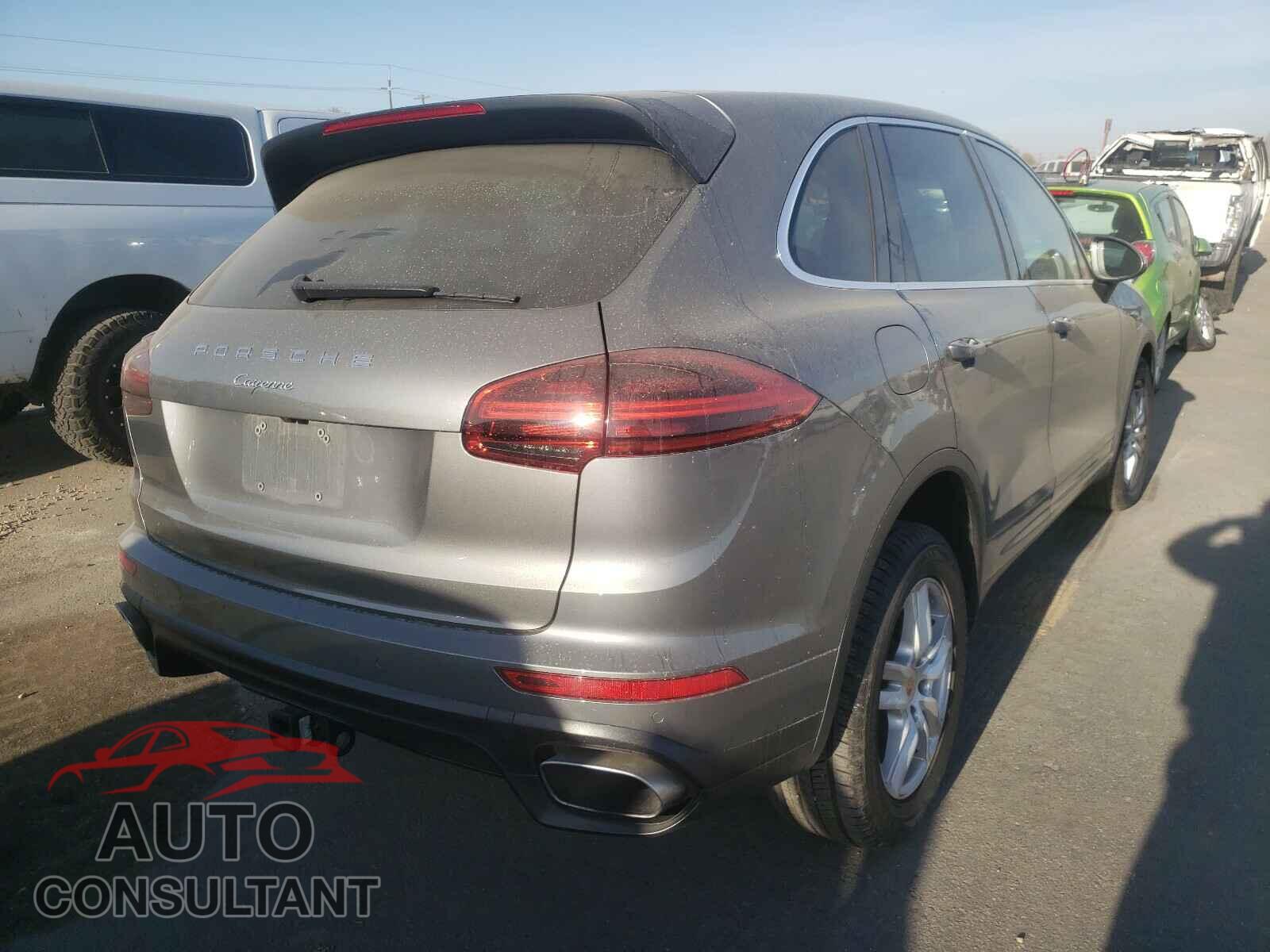 PORSCHE CAYENNE 2016 - WP1AA2A28GKA12875