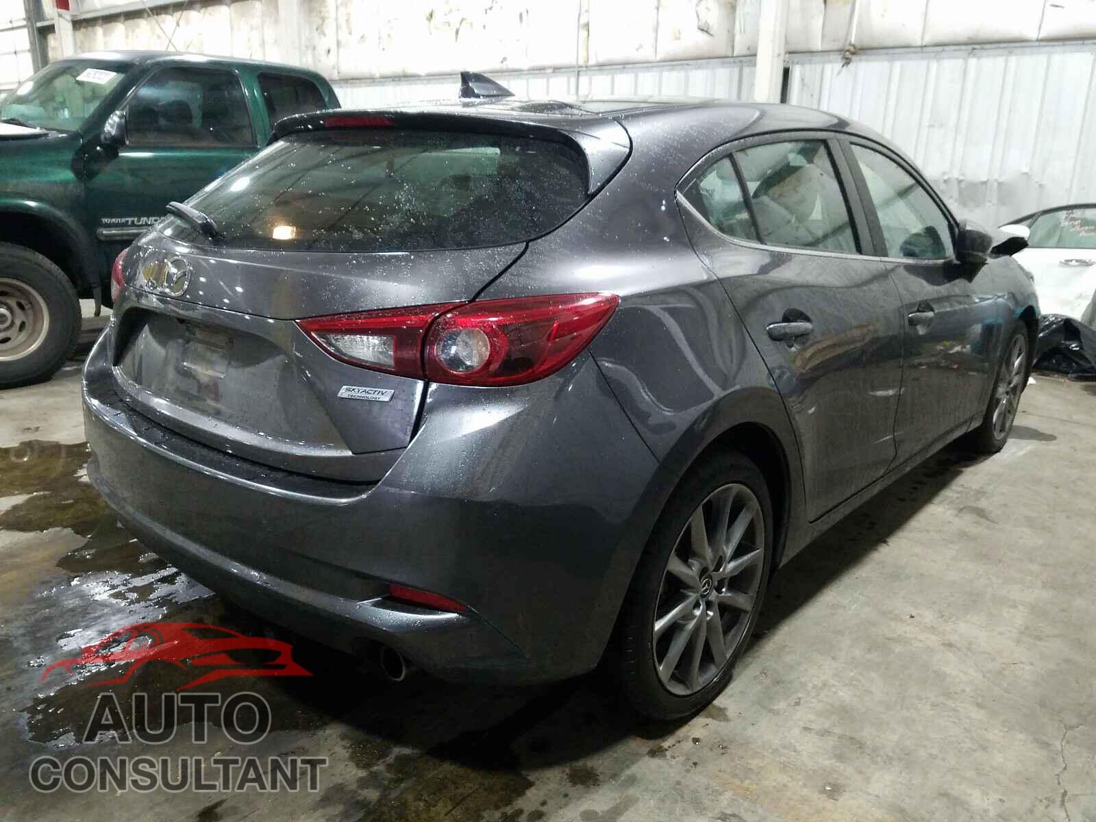 MAZDA 3 2018 - 3MZBN1M30JM185781