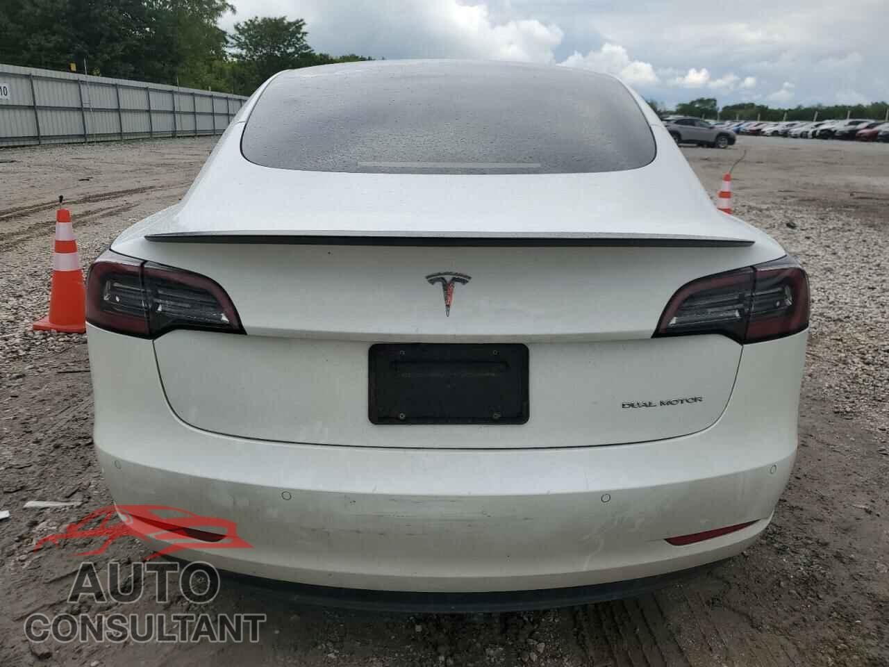 TESLA MODEL 3 2021 - 5YJ3E1EB2MF902056