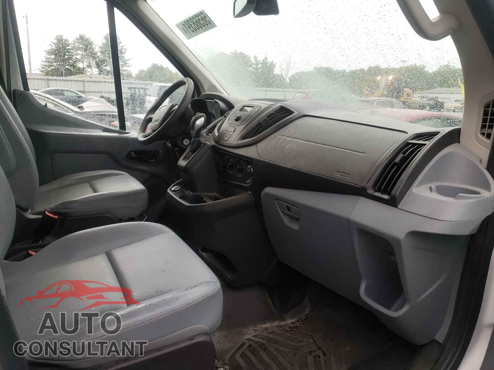 FORD TRANSIT CO 2018 - 1FTYR2CM8JKB12991