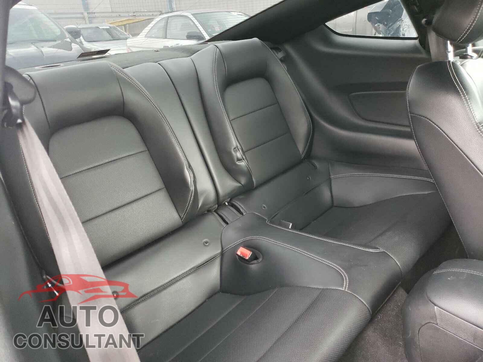 FORD MUSTANG 2019 - 1FA6P8TH3K5197943