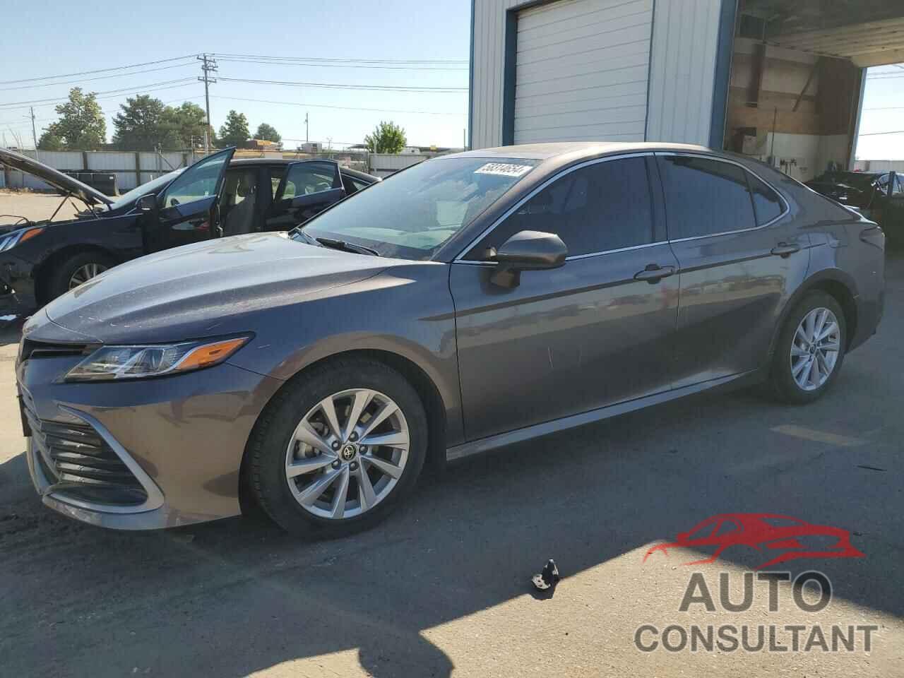 TOYOTA CAMRY 2022 - 4T1C11AK1NU055245
