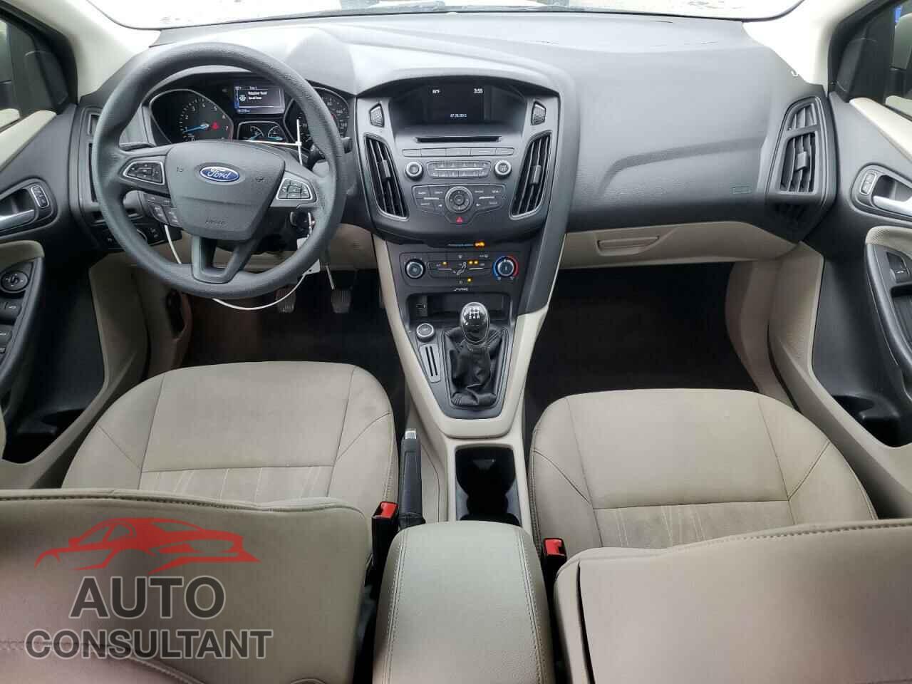 FORD FOCUS 2015 - 1FADP3F28FL210558