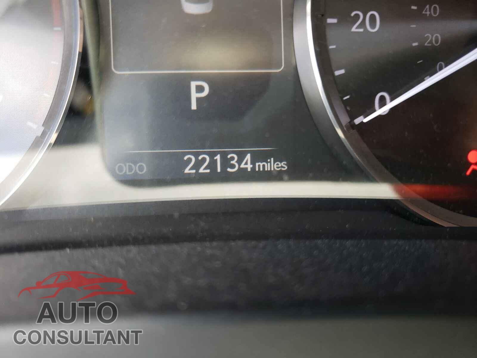 LEXUS IS 2018 - JTHBA1D22J5075387