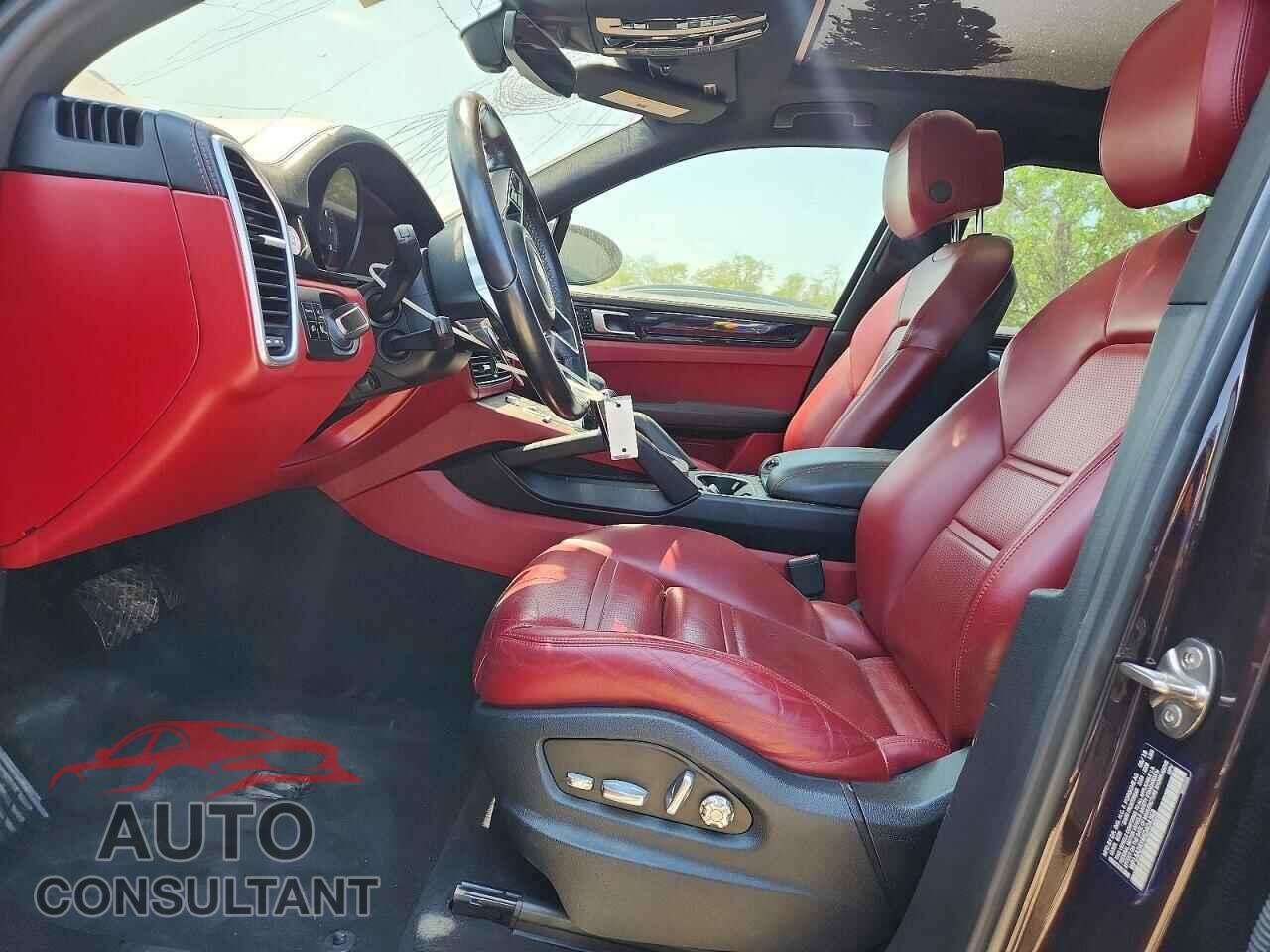 PORSCHE CAYENNE 2019 - WP1AA2AY4KDA04368