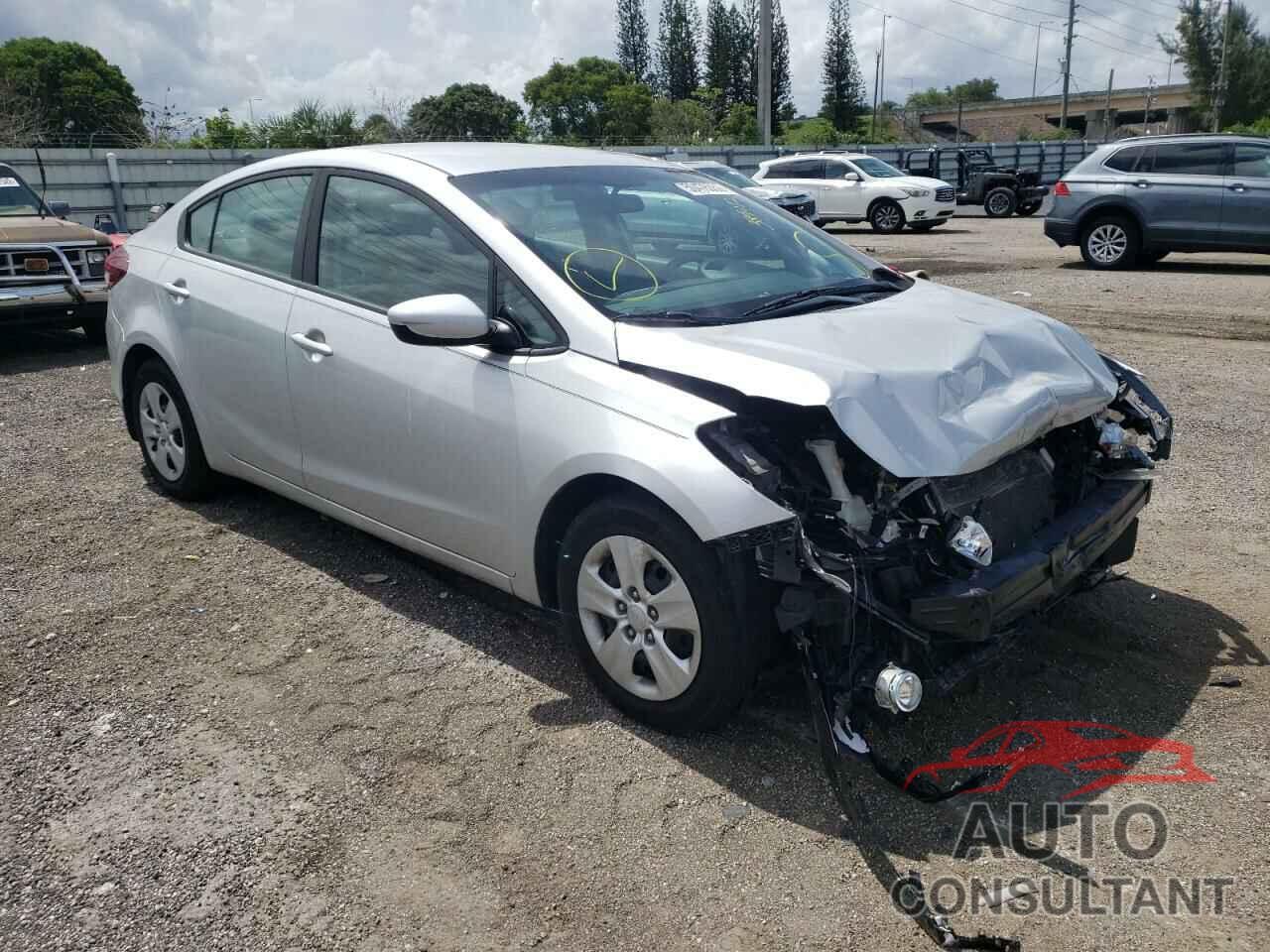 KIA FORTE 2018 - 3KPFL4A74JE271141