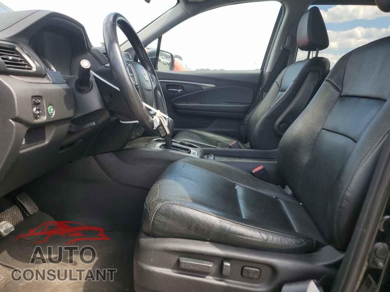 HONDA PILOT 2017 - 5FNYF5H56HB030132