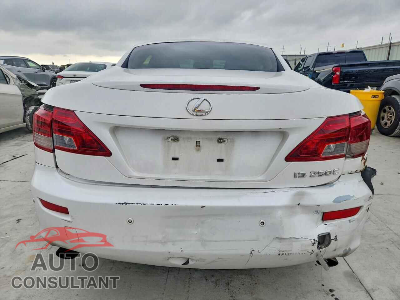LEXUS IS 2012 - JTHFF2C2XC2526029