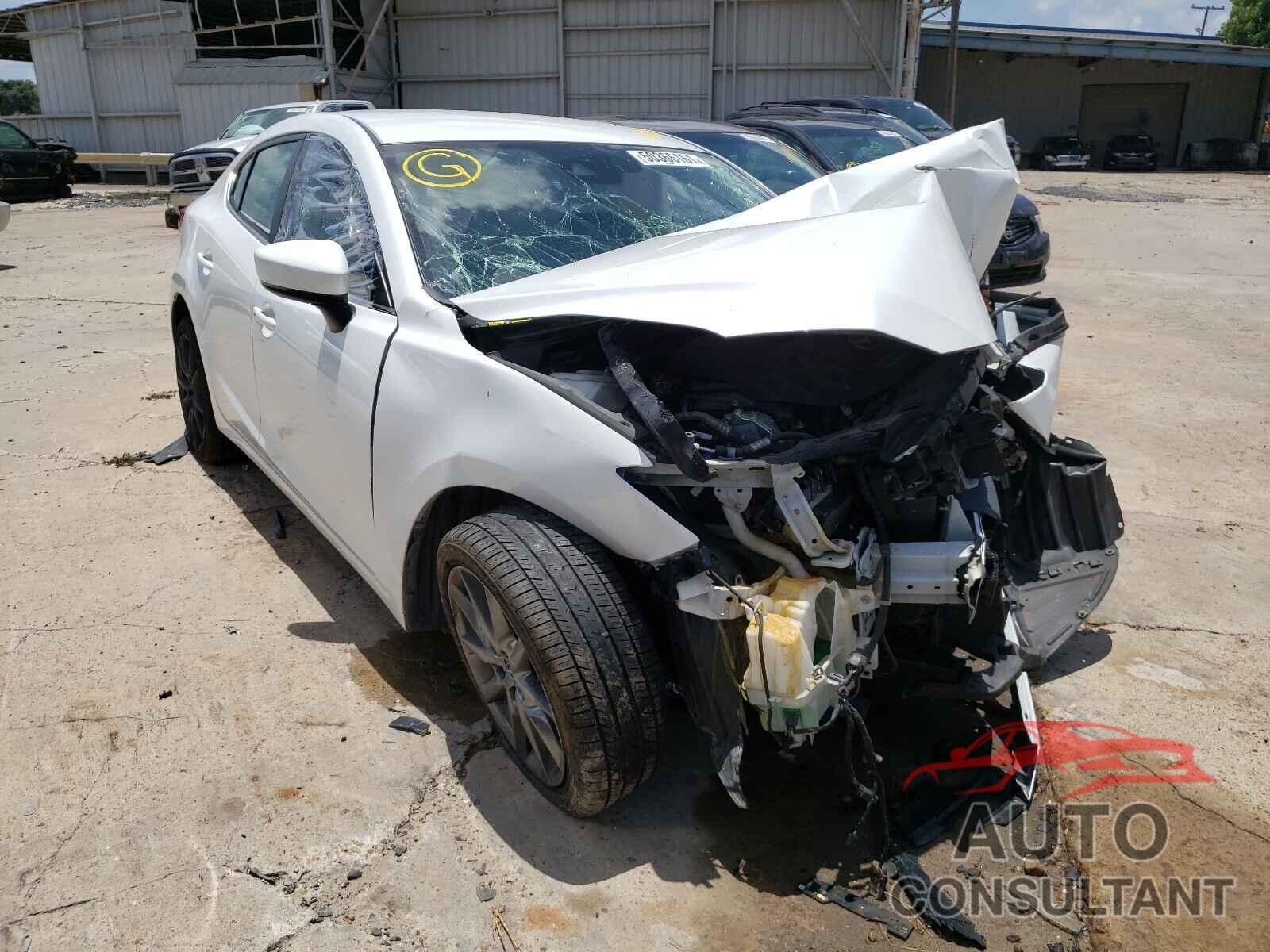 MAZDA 3 2018 - 3MZBN1V37JM210092