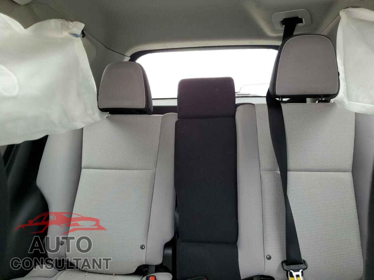 TOYOTA RAV4 2018 - 2T3RFREV3JW743473