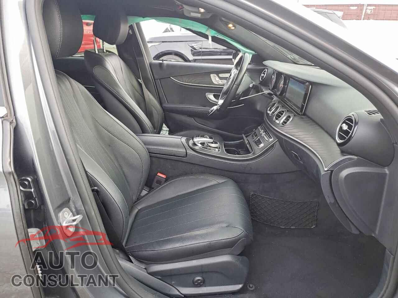 MERCEDES-BENZ E-CLASS 2018 - WDDZF4JB5JA453822