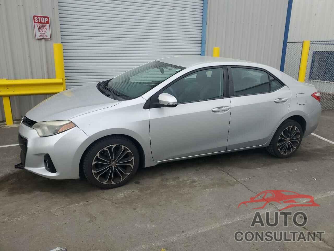 TOYOTA COROLLA 2015 - 5YFBURHE4FP290775
