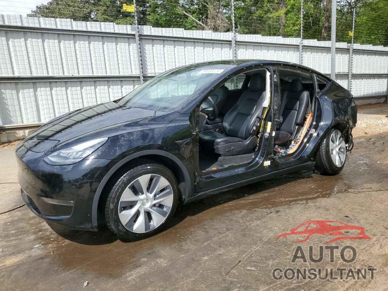 TESLA MODEL Y 2021 - 5YJYGDEE1MF065117