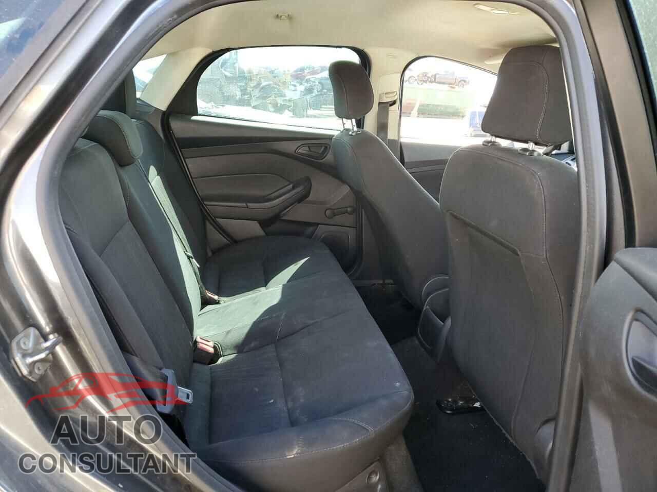 FORD FOCUS 2017 - 1FADP3E28HL304010