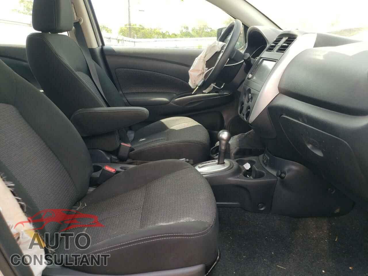 NISSAN VERSA 2019 - 3N1CN7AP3KL872037