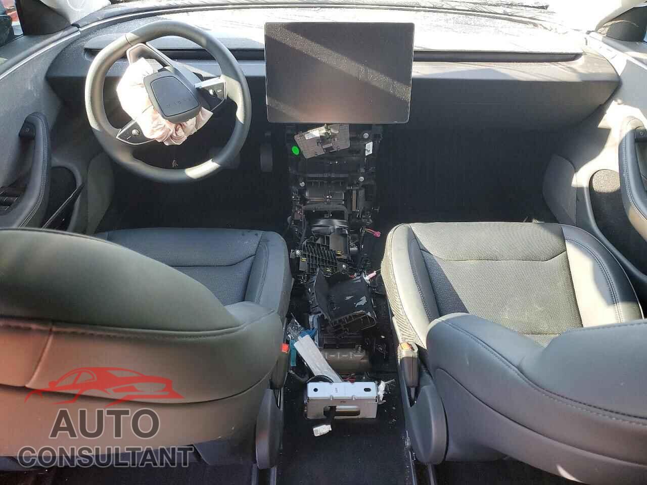 TESLA MODEL 3 2025 - 5YJ3E1EA8SF961925