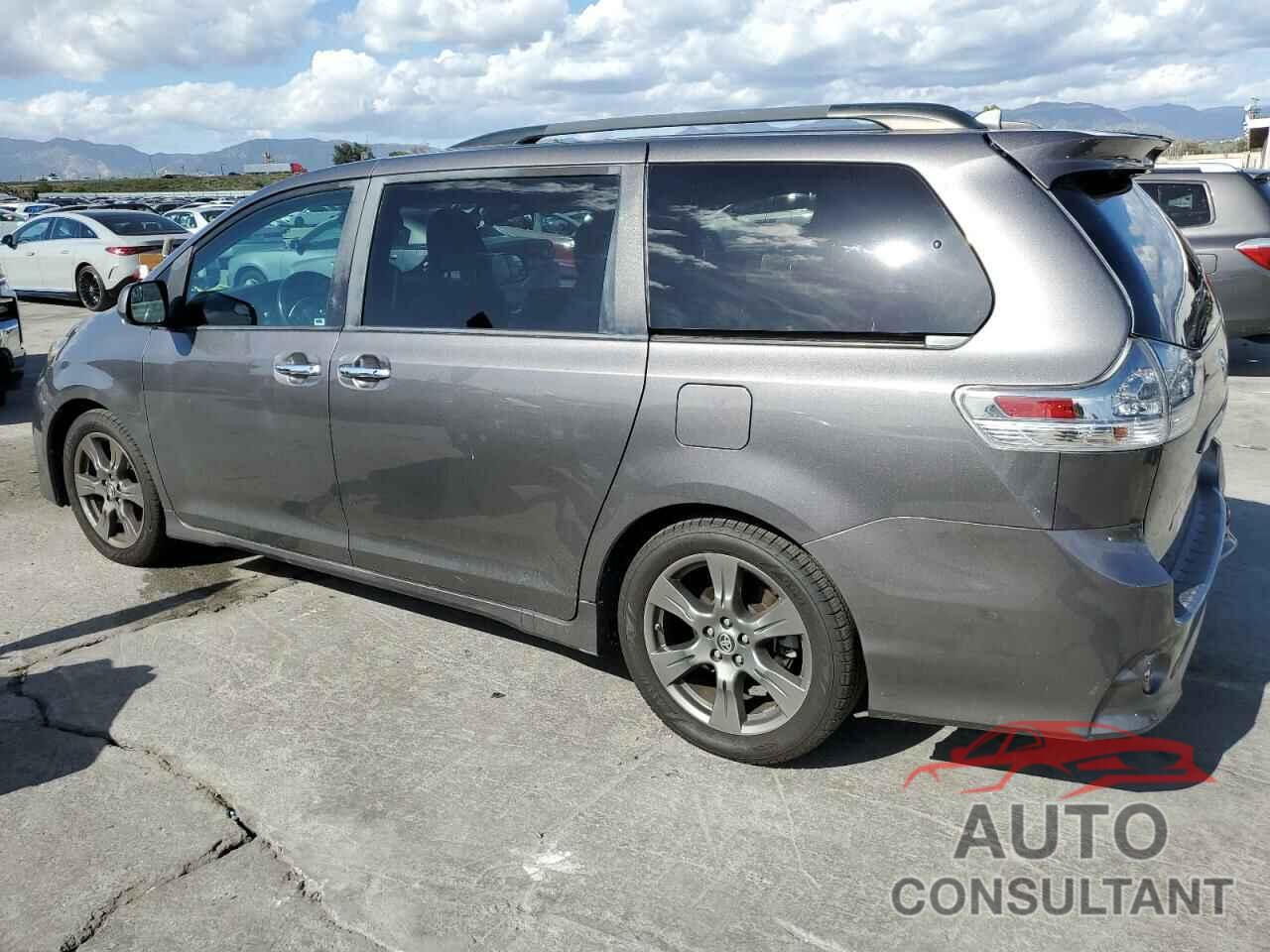 TOYOTA SIENNA 2019 - 5TDXZ3DC8KS019227