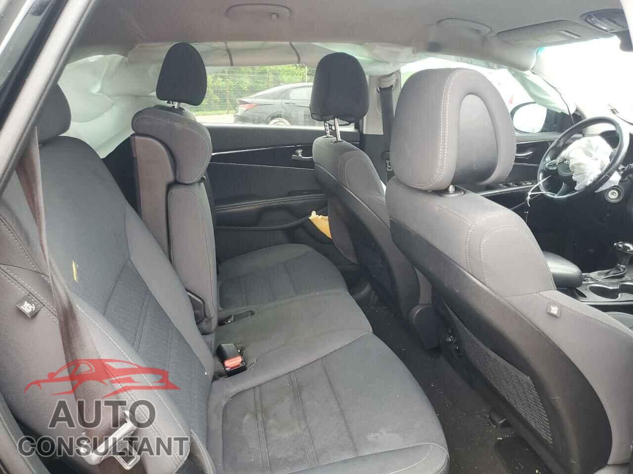 KIA SORENTO 2016 - 5XYPG4A38GG017076