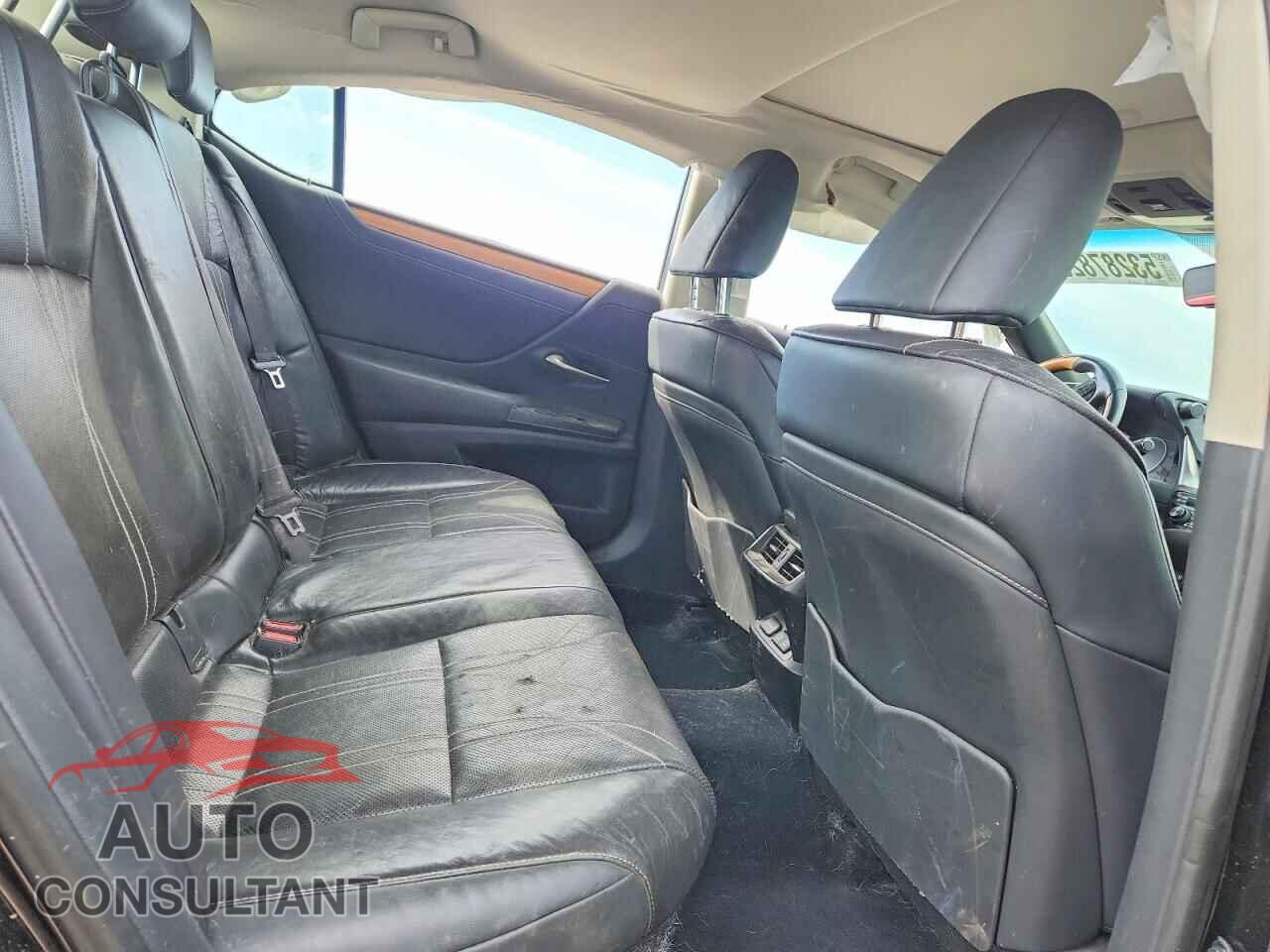 LEXUS ES300 2019 - JTHB21B14K2011510