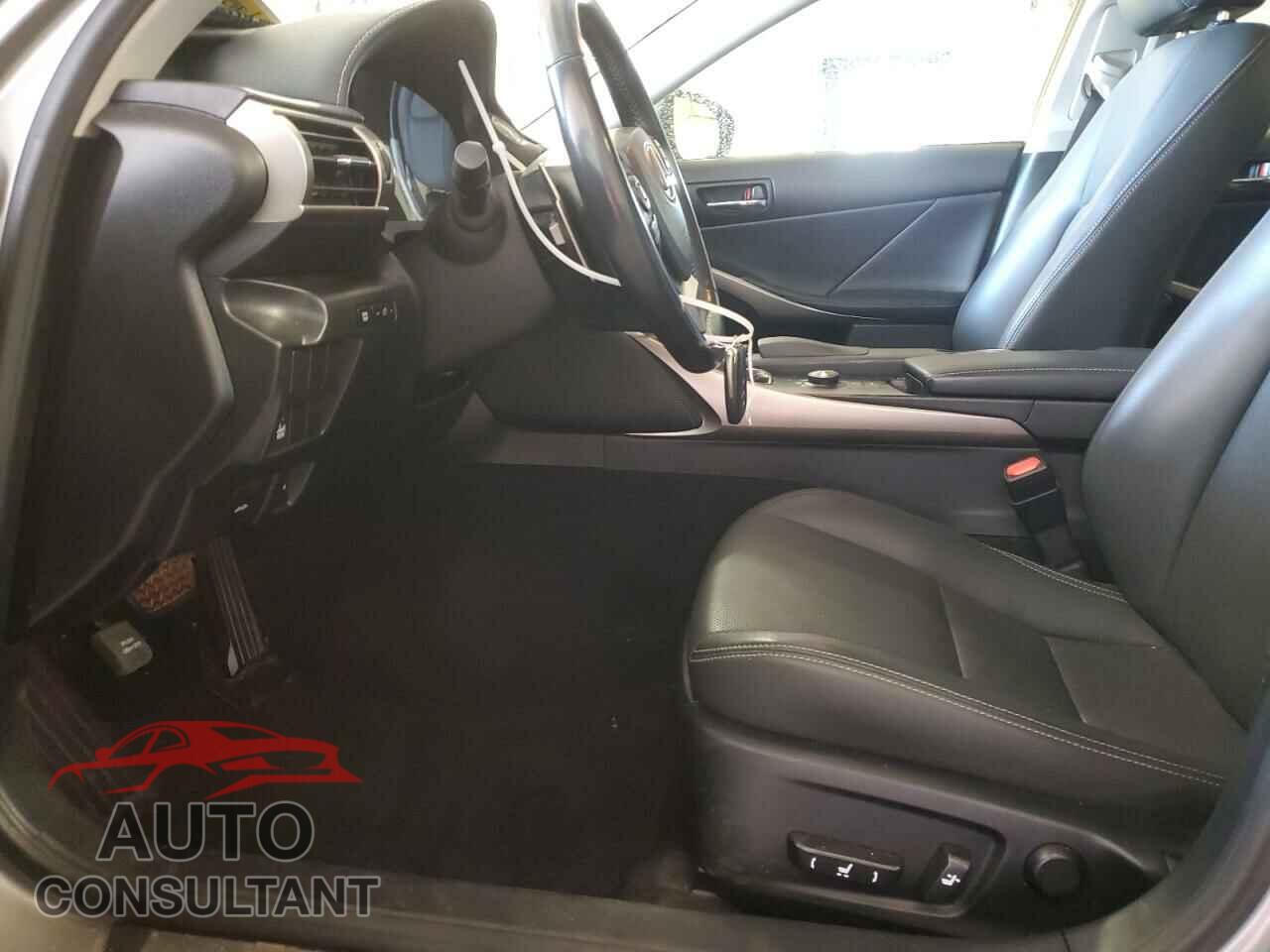 LEXUS IS 2015 - JTHCF1D29F5019038