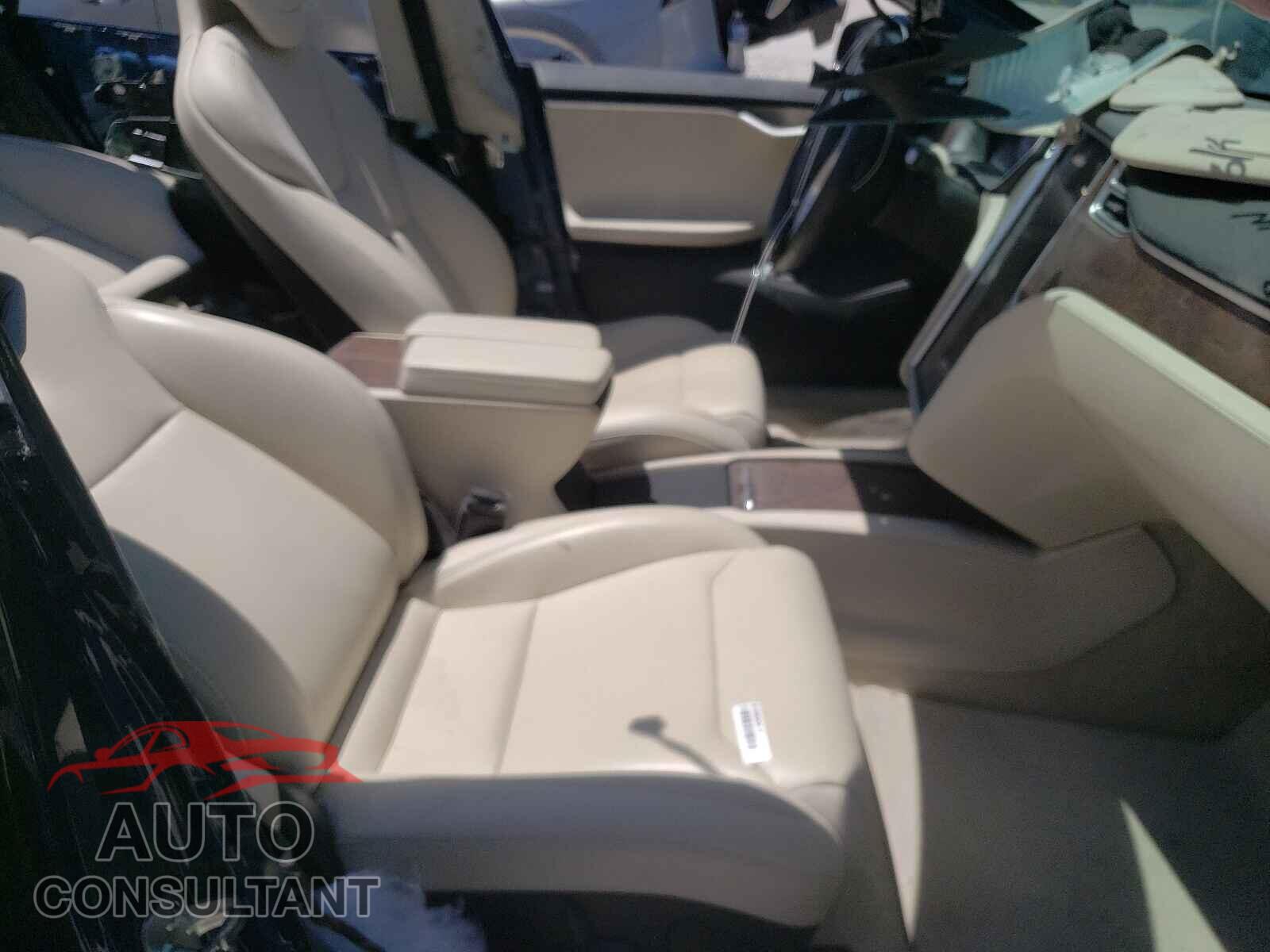 TESLA MODEL S 2017 - 5YJSA1E19HF225964