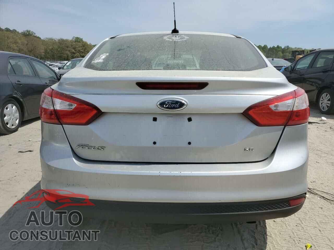 FORD FOCUS 2012 - 1FAHP3F22CL103857