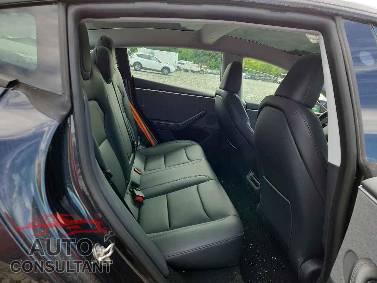 TESLA MODEL 3 2024 - 5YJ3E1EA4RF824460