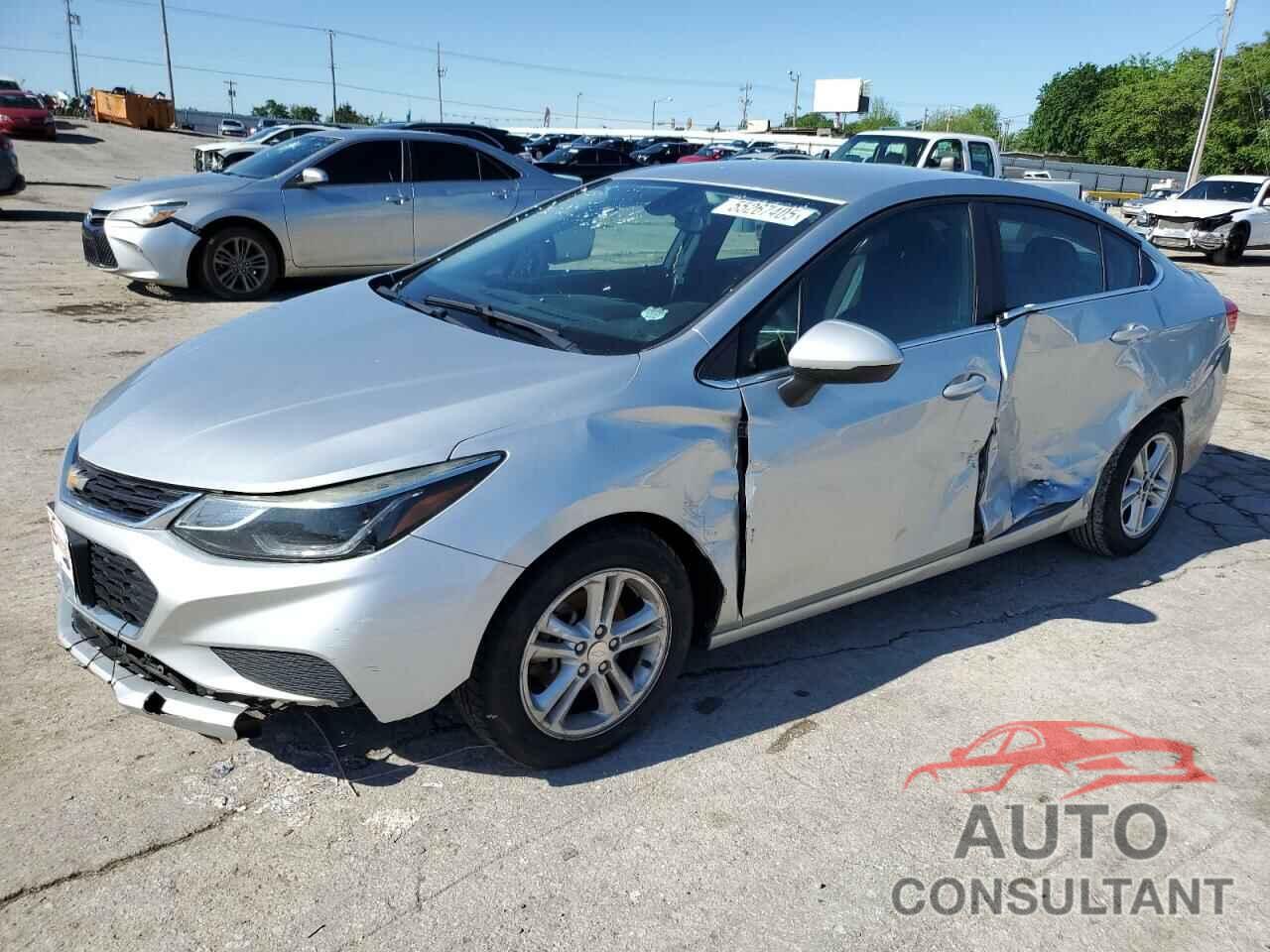 CHEVROLET CRUZE 2018 - 1G1BE5SM0J7202958