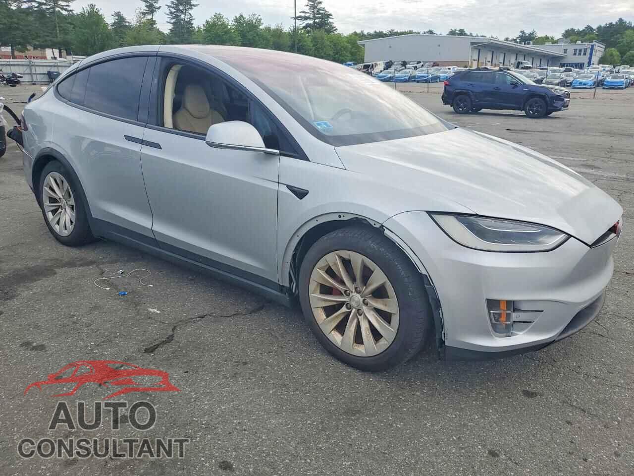 TESLA MODEL X 2017 - 5YJXCBE28HF035121