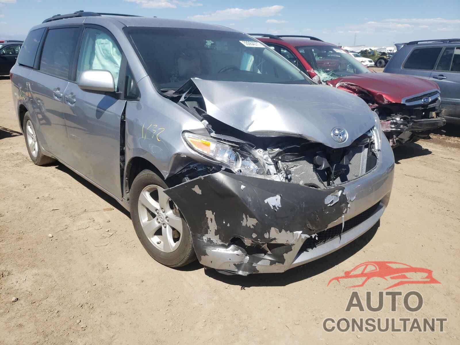 TOYOTA SIENNA 2017 - 5TDKZ3DC0HS798111