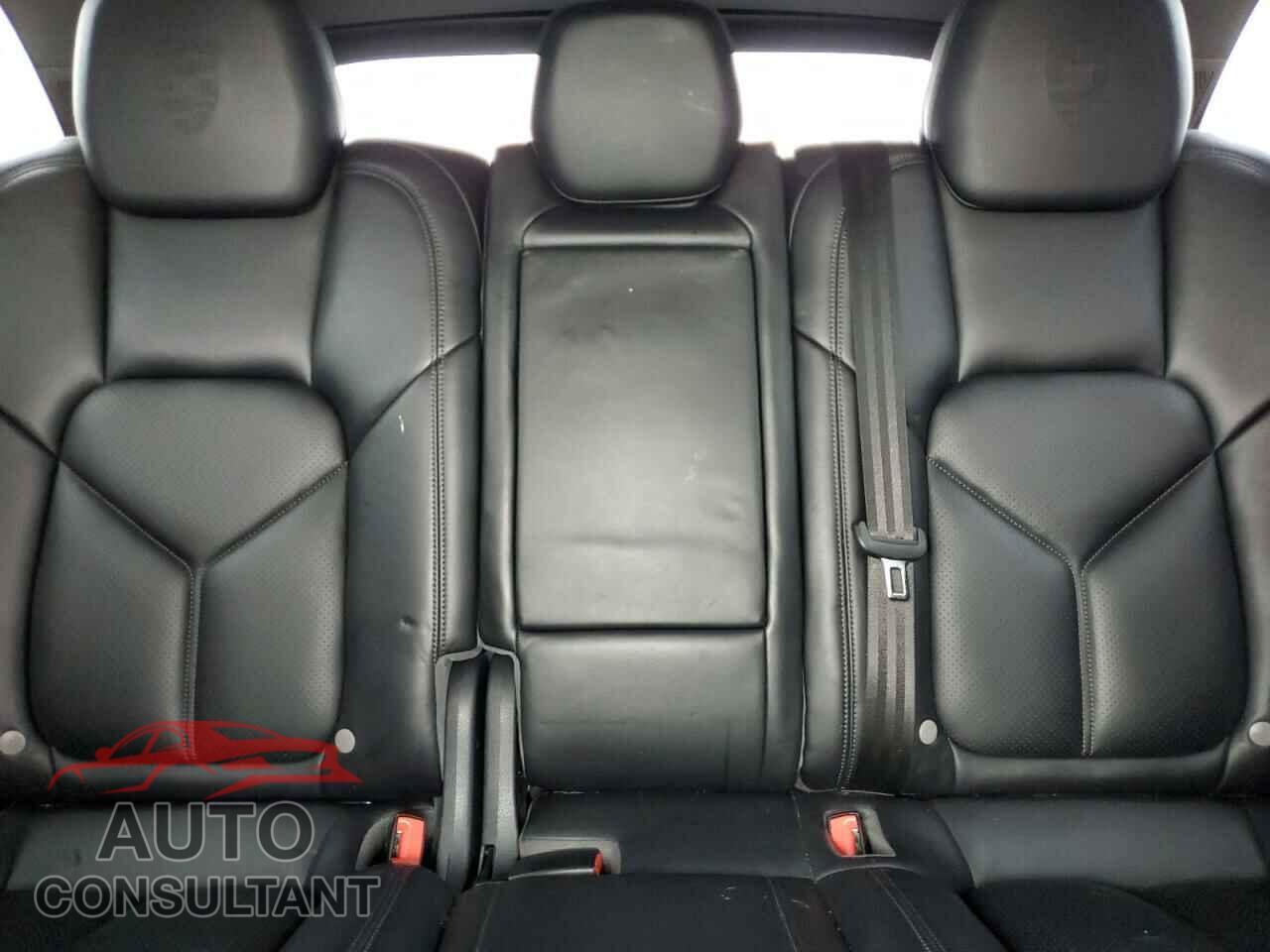 PORSCHE CAYENNE 2018 - WP1AA2A24JKA03565