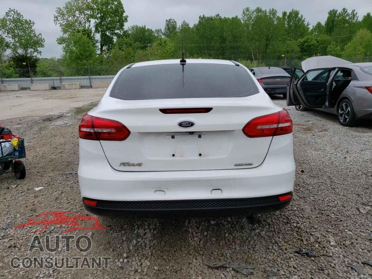 FORD FOCUS 2015 - 1FADP3E28FL304456