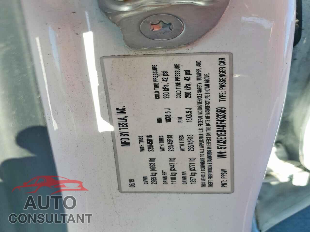TESLA MODEL 3 2019 - 5YJ3E1EB4KF433369
