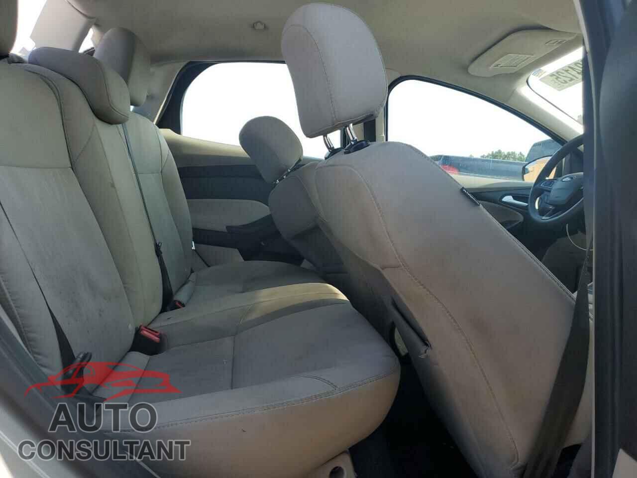 FORD FOCUS 2017 - 1FADP3F21HL322931