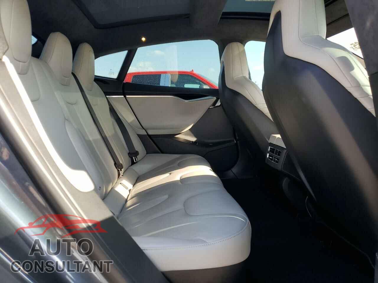 TESLA MODEL S 2015 - 5YJSA1E44FF103052