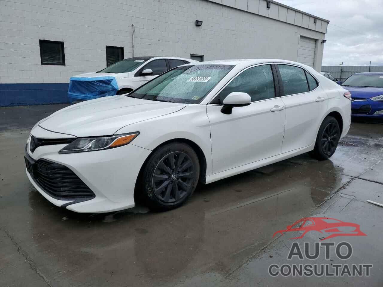 TOYOTA CAMRY 2018 - 4T1B11HK8JU583313