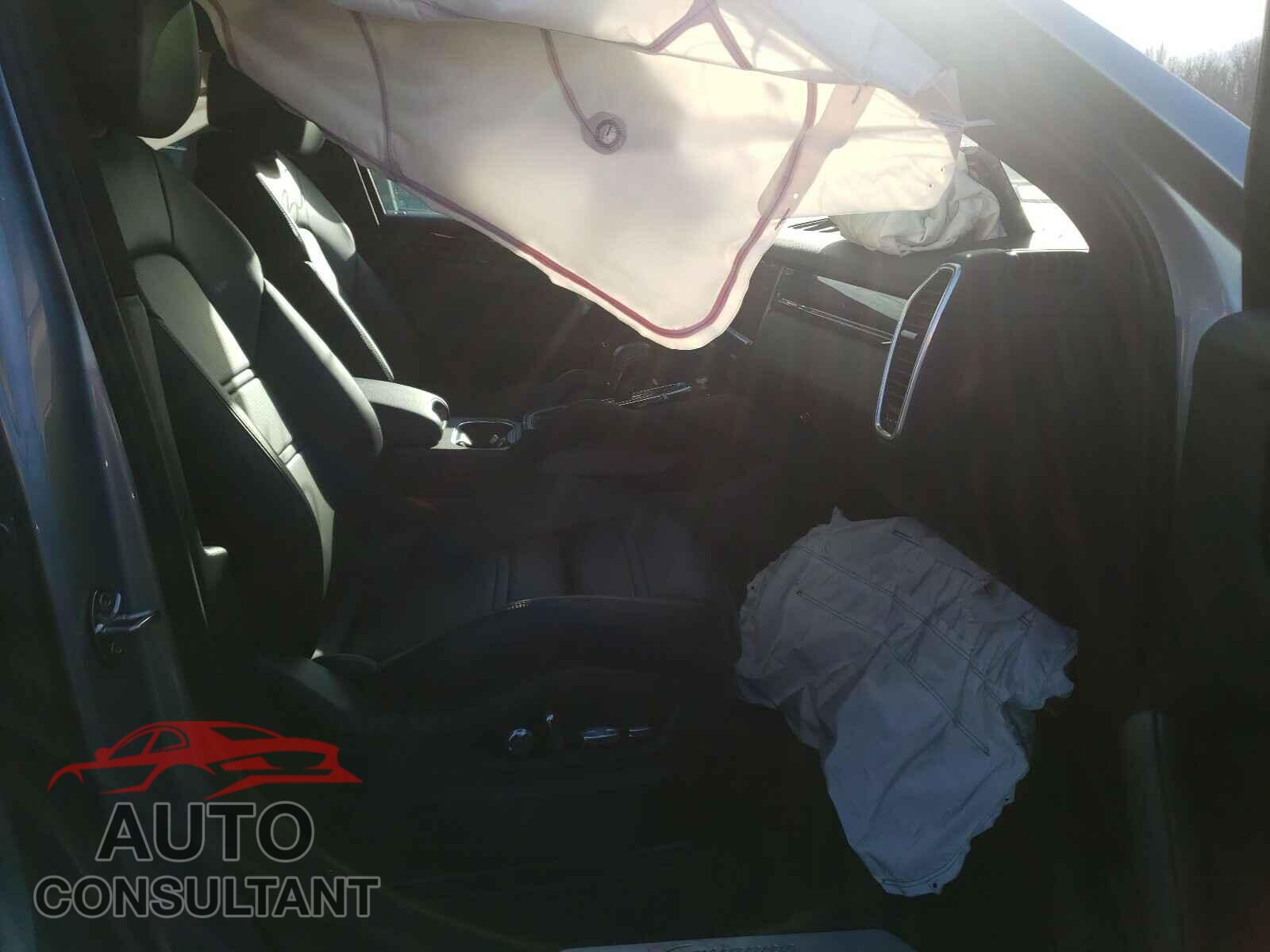 PORSCHE CAYENNE 2020 - WP1AA2AY7LDA04043