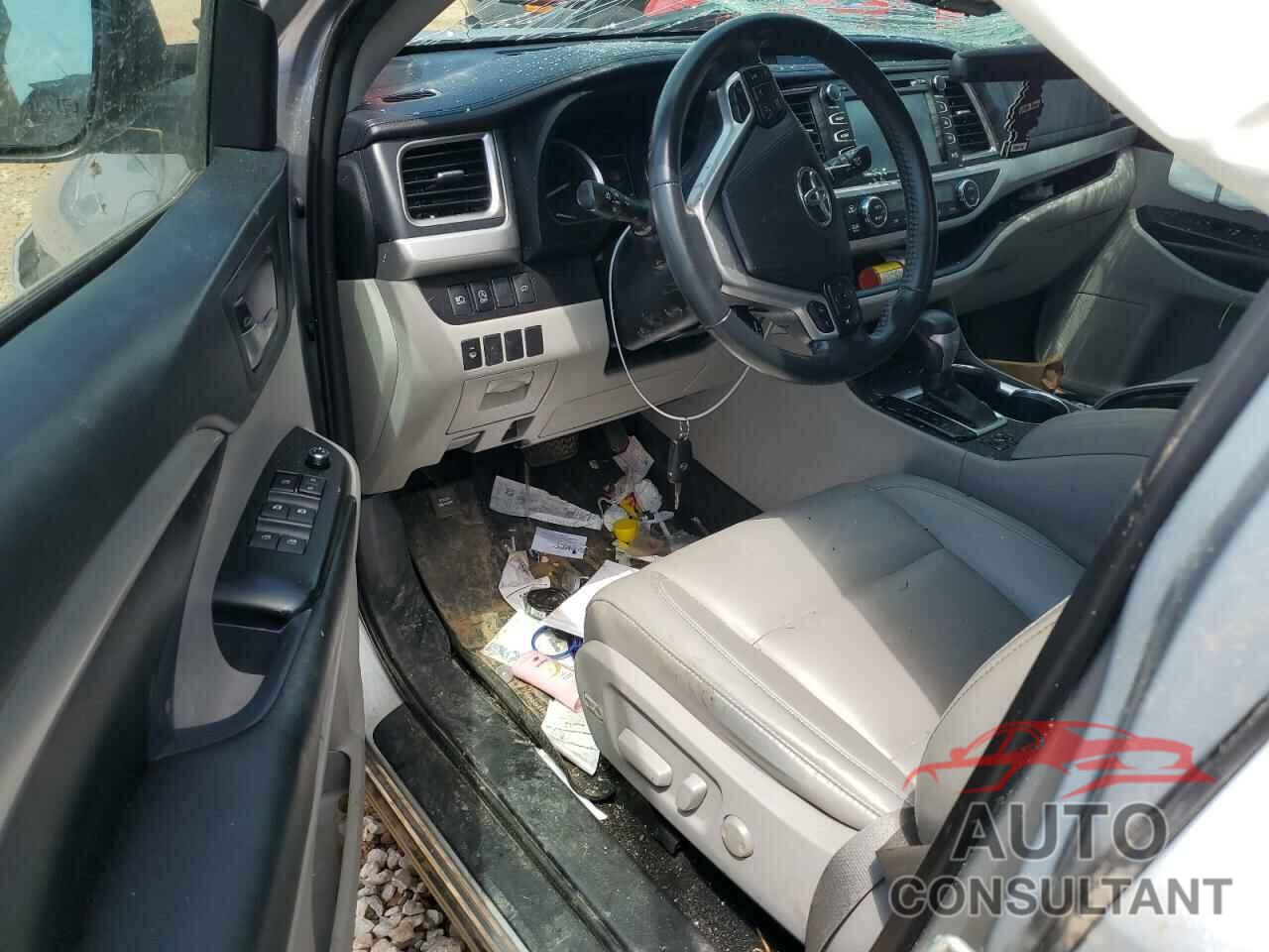 TOYOTA HIGHLANDER 2019 - 5TDKZRFH7KS559853