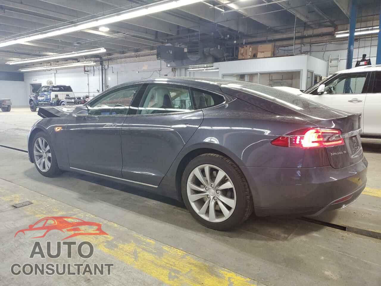 TESLA MODEL S 2015 - 5YJSA1V21FF100253