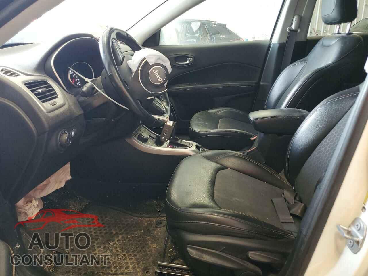 JEEP COMPASS 2018 - 3C4NJDBB3JT349716